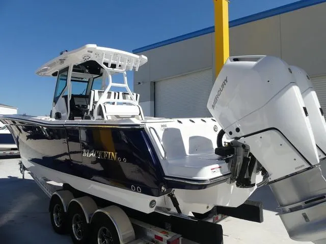 Slide: The Image of Blackfin 302CC 2024 - 6