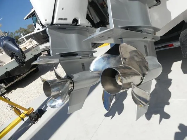 Slide: The Image of Blackfin 302CC 2024 - 70