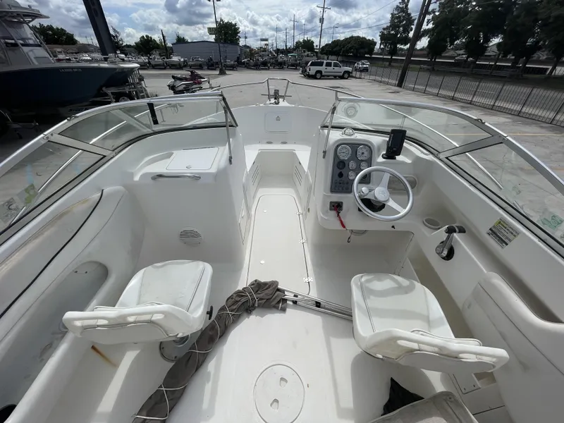 Slide: The Image of Wellcraft 210 Sportsman 2003 - 16