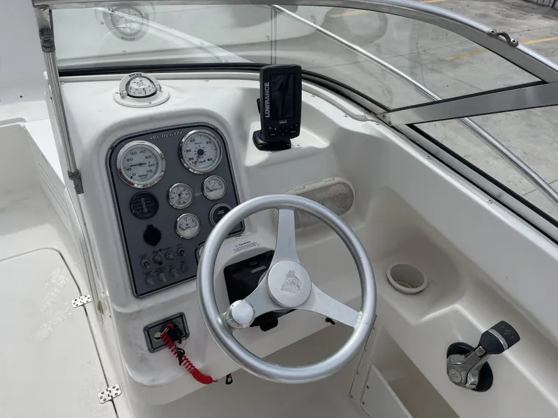 Slide: The Image of Wellcraft 210 Sportsman 2003 - 6