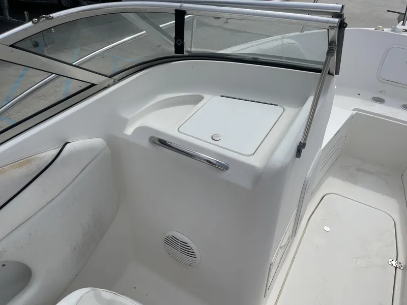 Slide: The Image of Wellcraft 210 Sportsman 2003 - 7