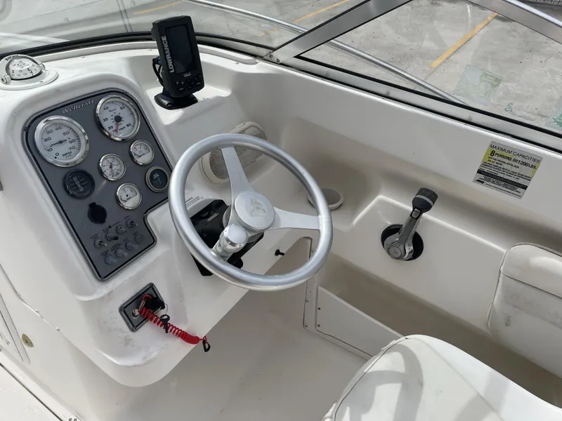 Slide: The Image of Wellcraft 210 Sportsman 2003 - 8