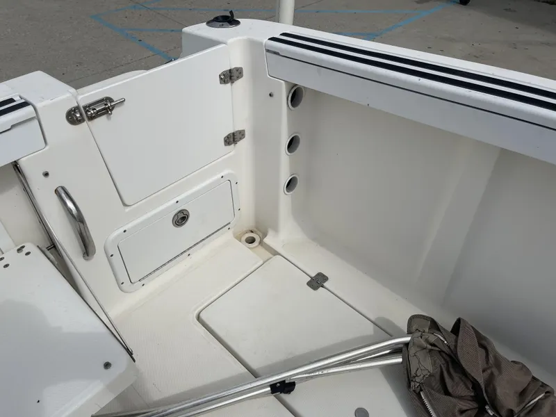 Slide: The Image of Wellcraft 210 Sportsman 2003 - 9