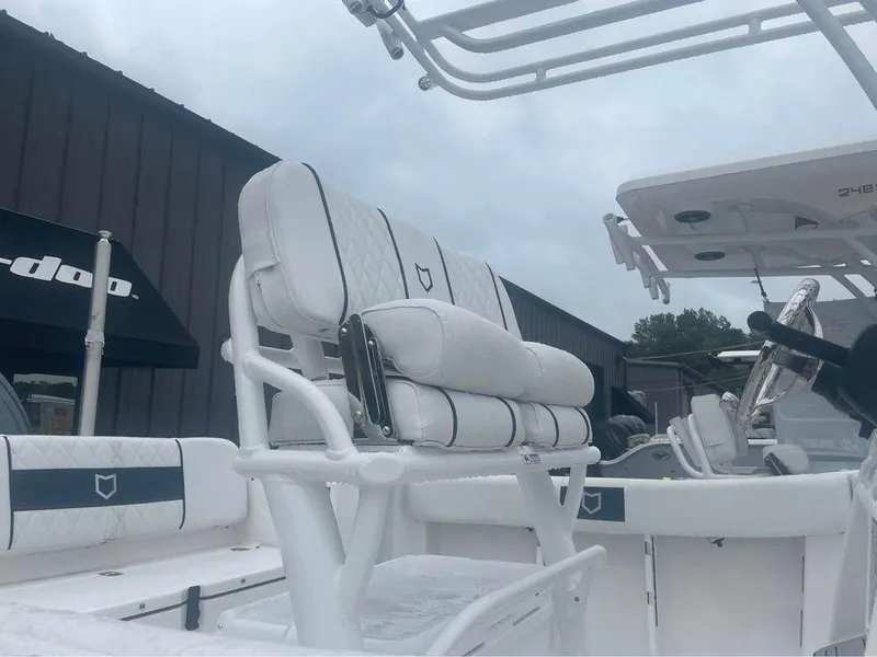 Slide: The Image of Sea Fox 228 Commander 2024 - 10