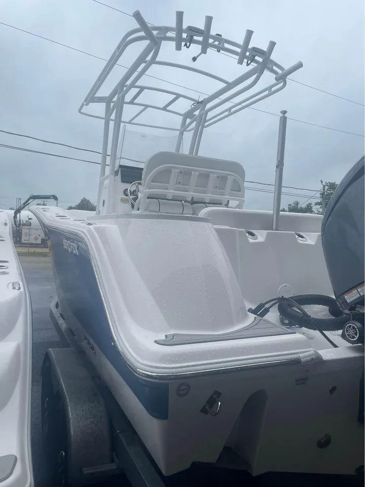 Slide: The Image of Sea Fox 228 Commander 2024 - 4