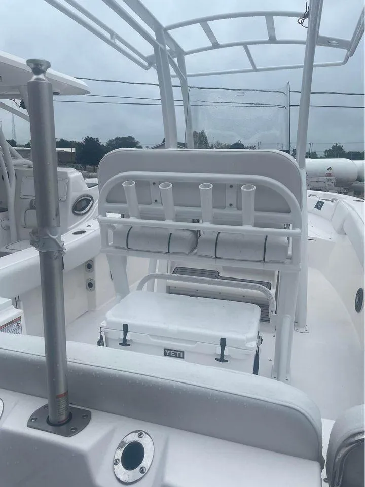 Slide: The Image of Sea Fox 228 Commander 2024 - 7