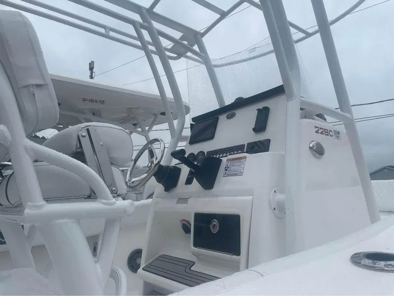 Slide: The Image of Sea Fox 228 Commander 2024 - 9