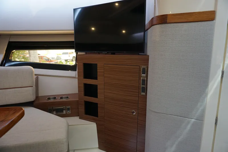 Slide: The Image of Boston Whaler 365 Conquest 2025 - 61