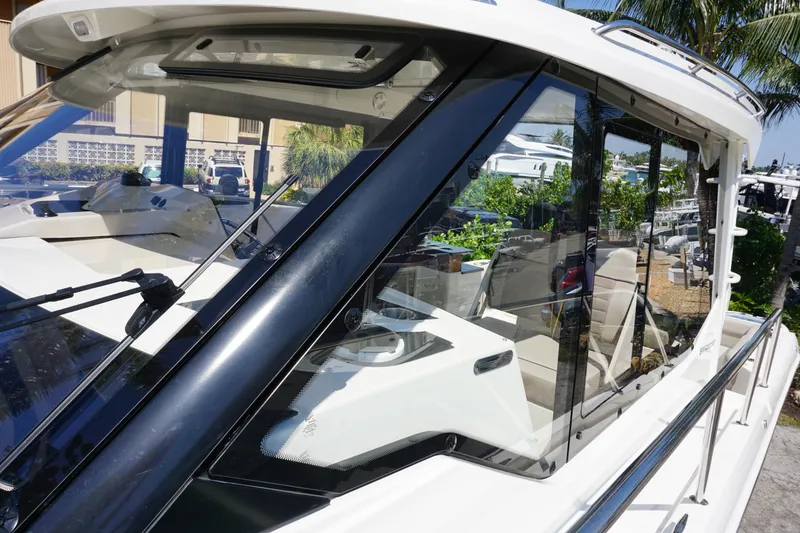 Slide: The Image of Boston Whaler 365 Conquest 2025 - 70