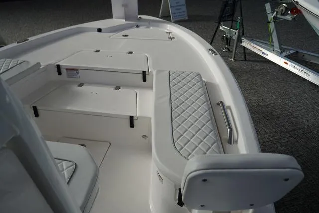 Slide: The Image of Sea Fox 231 Bay Fox 2024 - 10