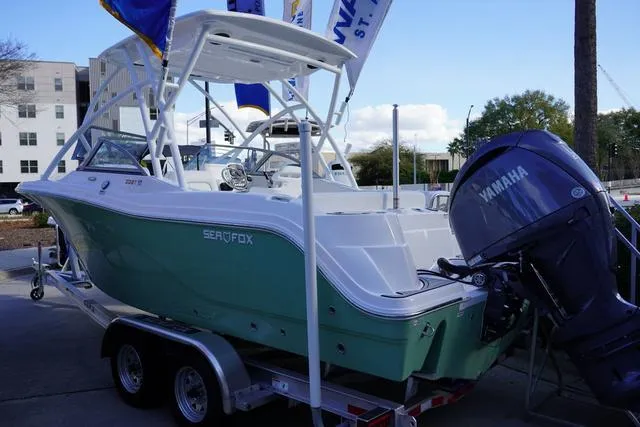 Slide: The Image of Sea Fox 228 Traveler 2024 - 1