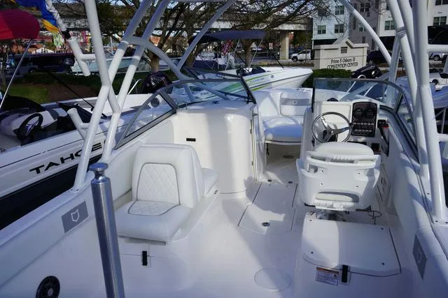 Slide: The Image of Sea Fox 228 Traveler 2024 - 2