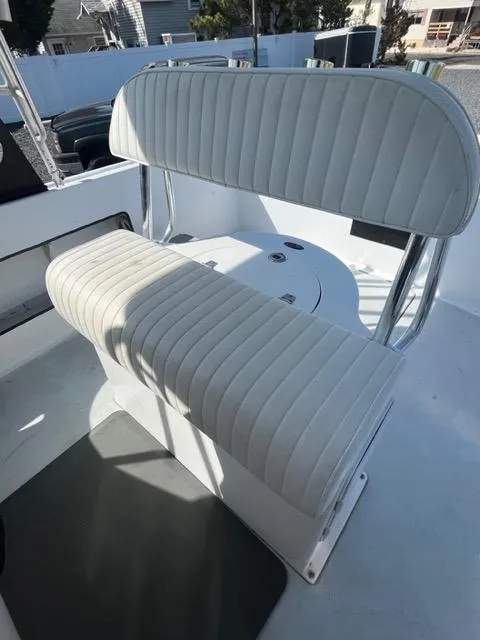 Slide: The Image of 1968 Wahoo Alglas 25 boat with white cushioned seating - 29