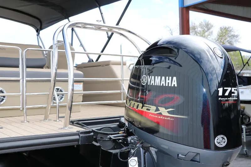 Slide: The Image of 2025 Sylvan Mirage X3 CLZ DH pontoon boat with Yamaha 175 VMAX outboard motor. - 5