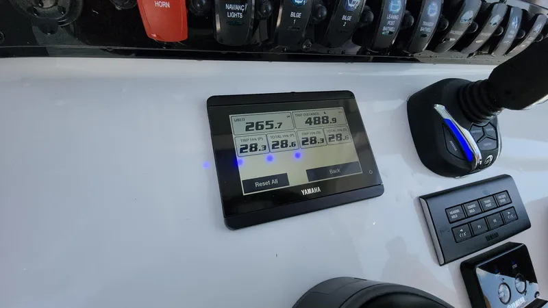 Slide: The Image of Control panel of a 2023 Sea Hunt Gamefish 27 boat with Yamaha display. - 24