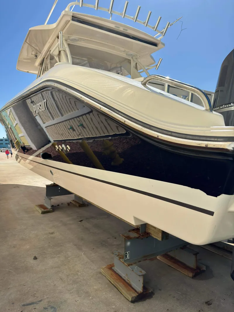 Slide: The Image of Pursuit S 408 Sport 2017 - 16