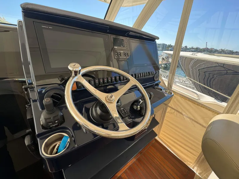 Slide: The Image of Pursuit S 408 Sport 2017 - 57