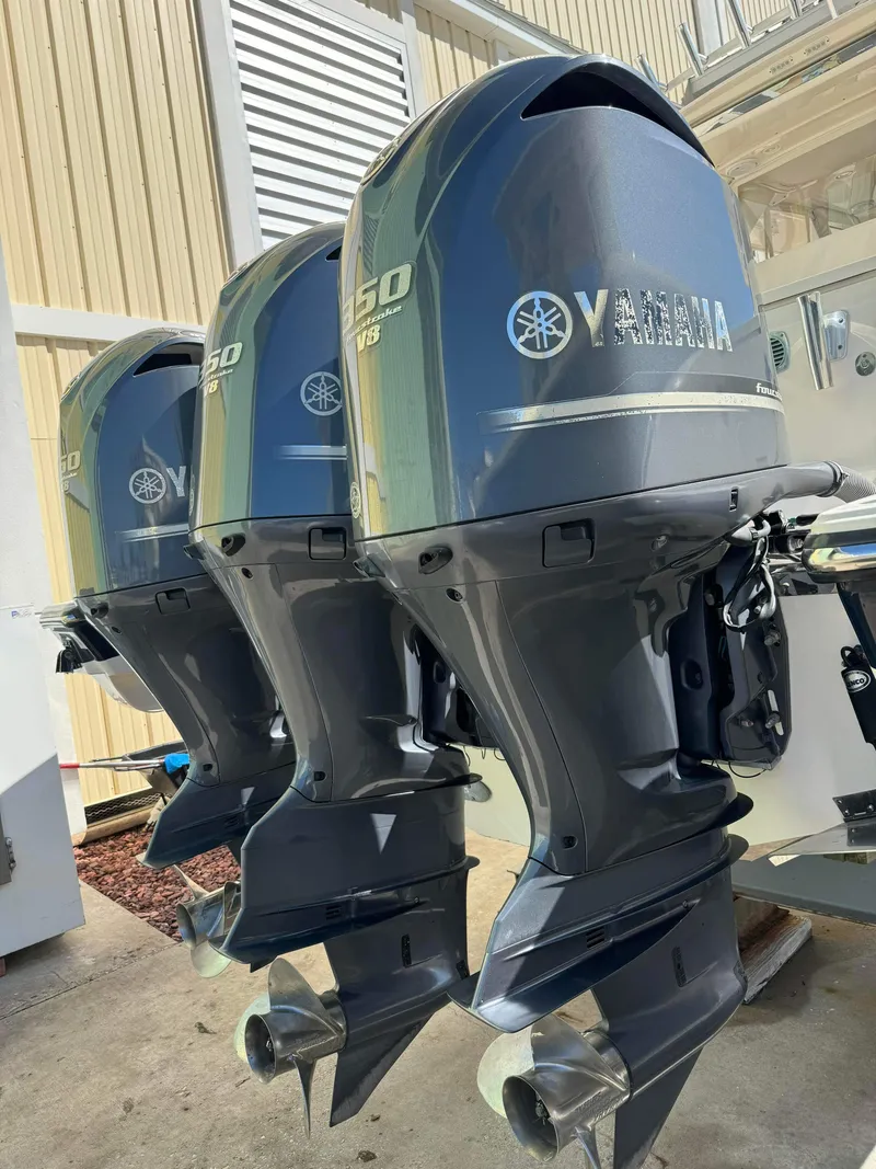 Slide: The Image of Pursuit S 408 Sport 2017 - 72