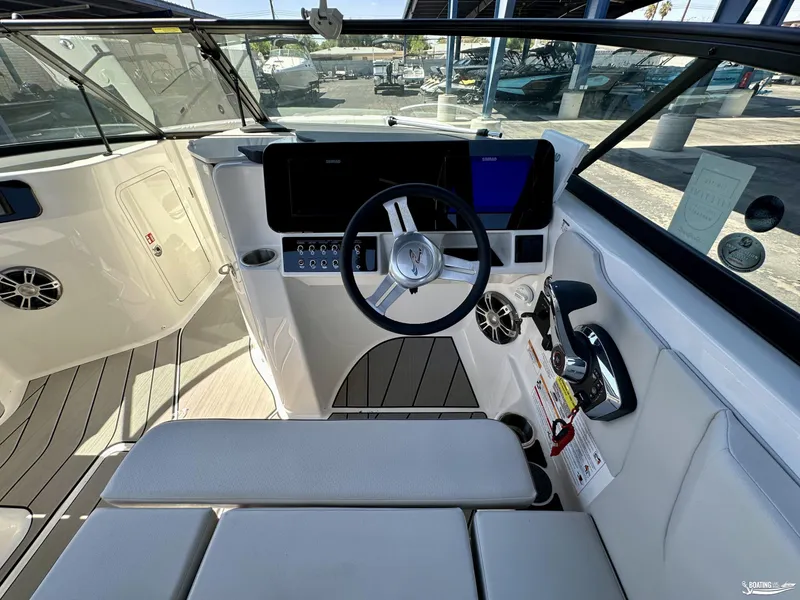 Slide: The Image of Sea Ray SDX 250 SURF 2025 - 15
