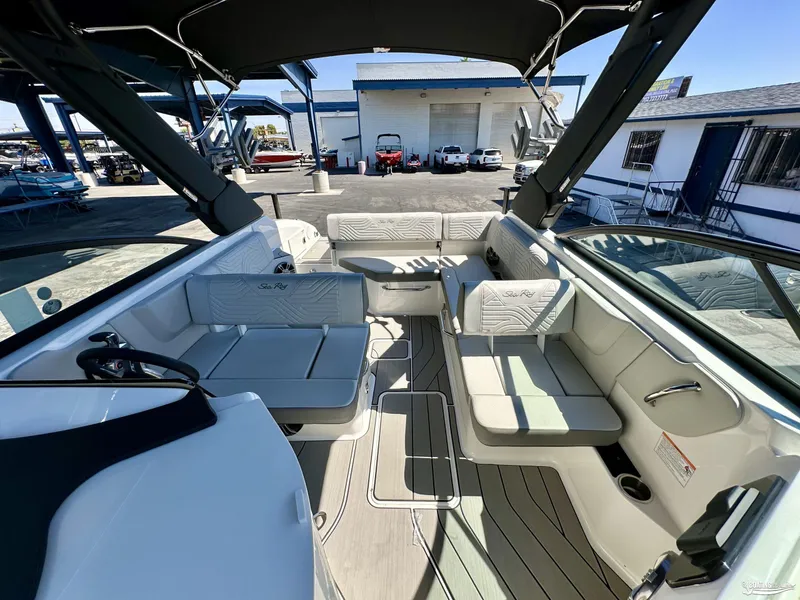 Slide: The Image of Sea Ray SDX 250 SURF 2025 - 12