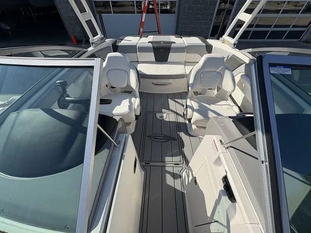 Slide: The Image of Chaparral 21 SSi 2023 - 10