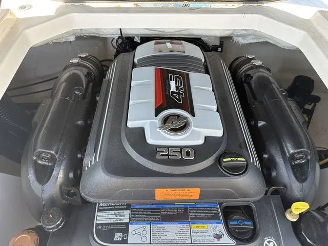 Slide: The Image of Chaparral 21 SSi 2023 - 4