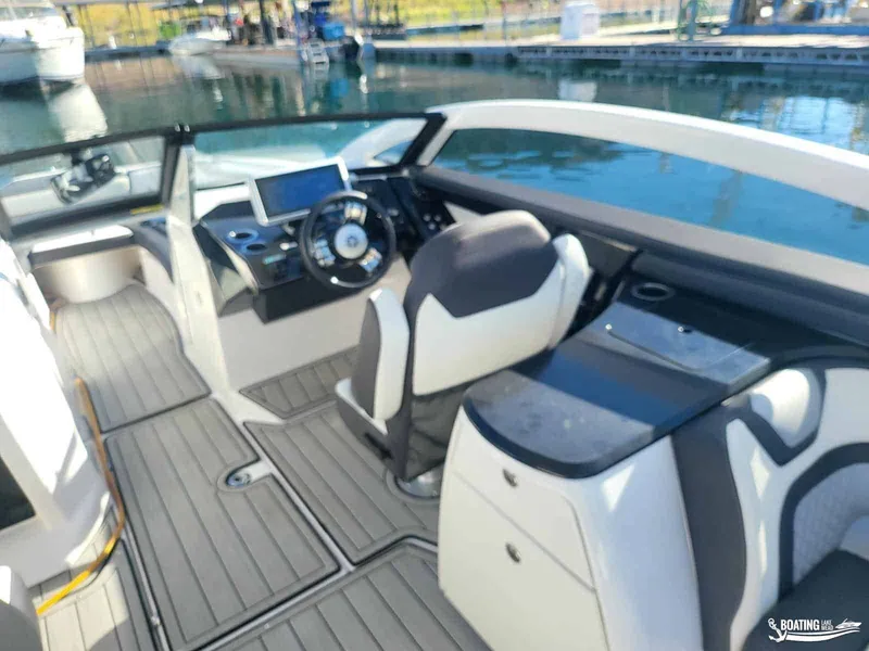 Slide: The Image of Yamaha 275 SD 2021 - 18