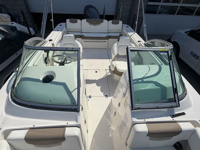 Slide: The Image of Robalo R207 Dual Console 2023 - 11