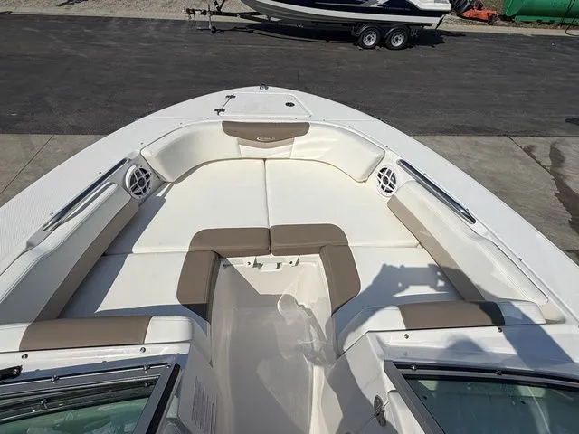 Slide: The Image of Robalo R207 Dual Console 2023 - 14