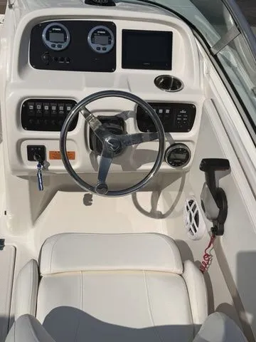 Slide: The Image of Robalo R207 Dual Console 2023 - 20