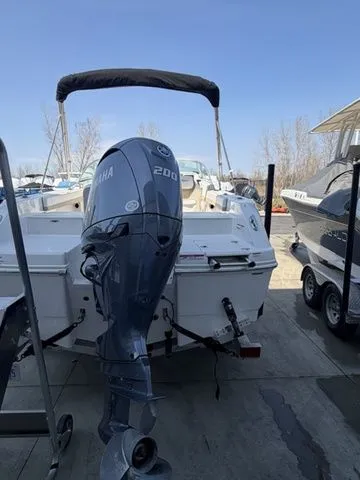 Slide: The Image of Robalo R207 Dual Console 2023 - 6