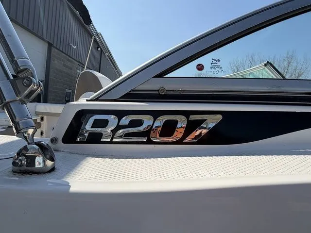 Slide: The Image of Robalo R207 Dual Console 2023 - 9