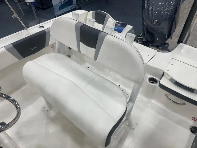 Slide: The Image of Robalo R180 Center Console 2024 - 5