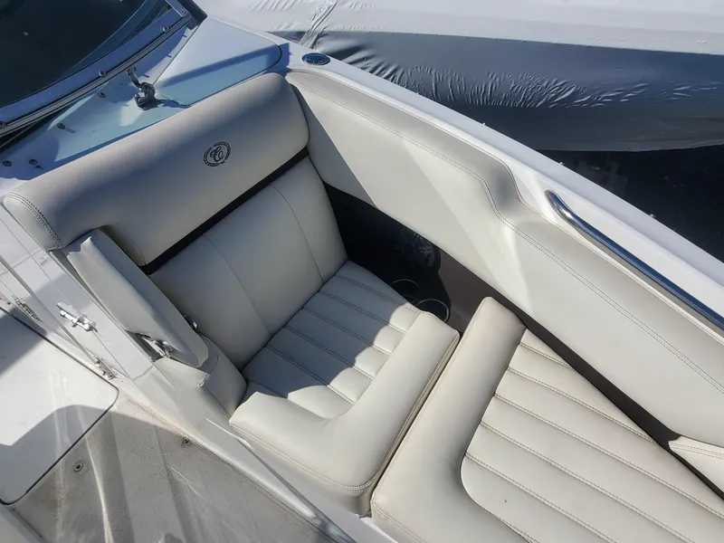 Slide: The Image of 2016 Cobalt R5 boat with white leather seating. - 12
