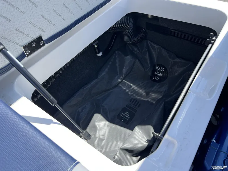 Slide: The Image of MasterCraft NXT22 2025 - 15