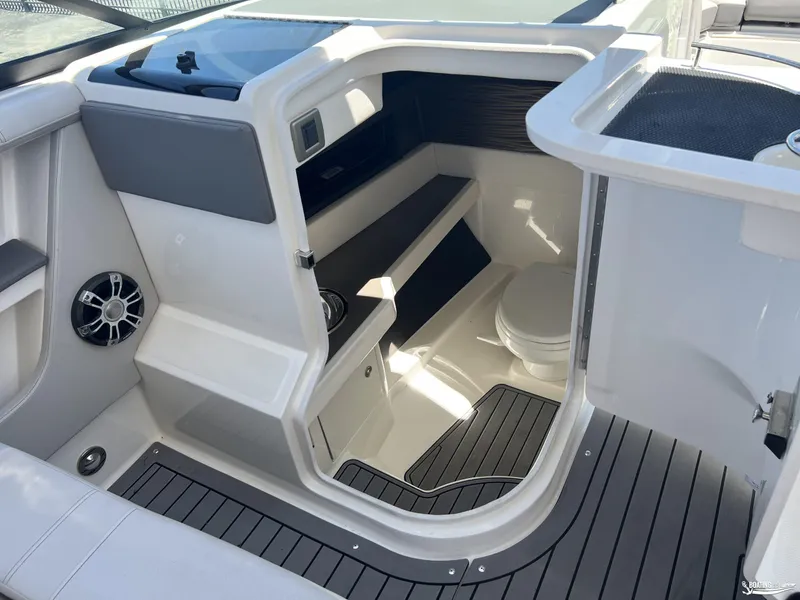 Slide: The Image of Sea Ray 310 SLX 2021 - 12