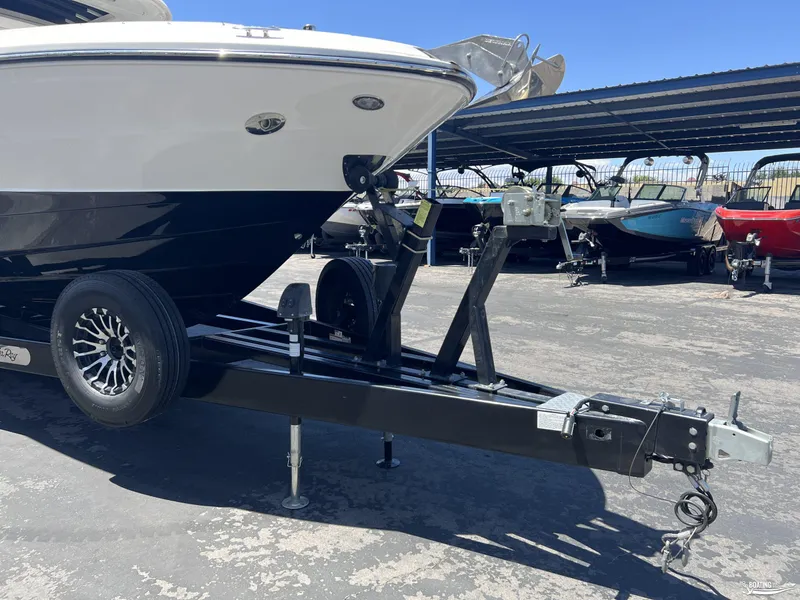 Slide: The Image of Sea Ray 310 SLX 2021 - 15