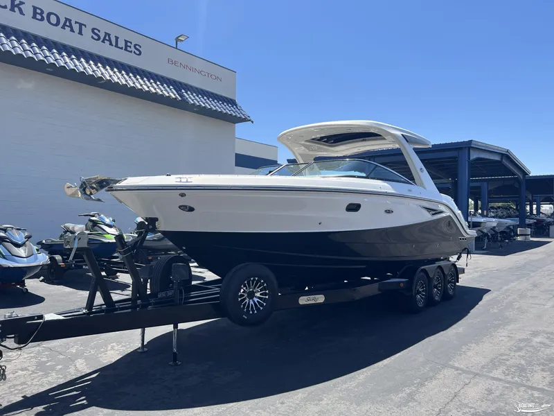 Slide: The Image of Sea Ray 310 SLX 2021 - 2