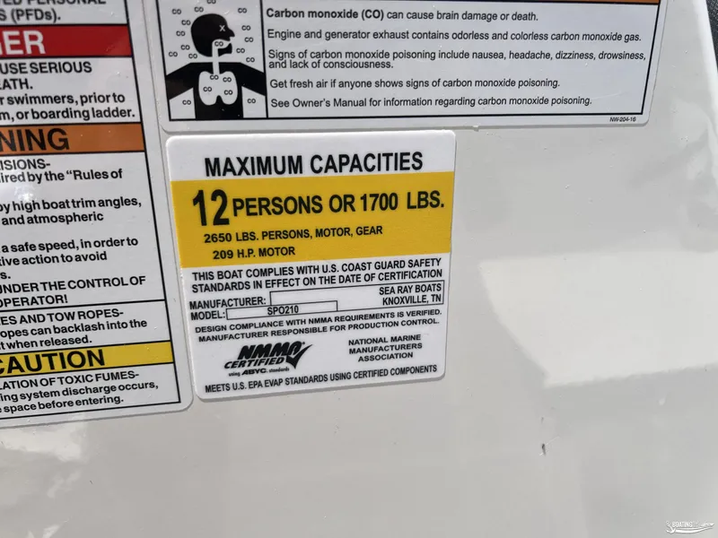 Slide: The Image of Sea Ray SPX210 OUTBOARD 2018 - 16