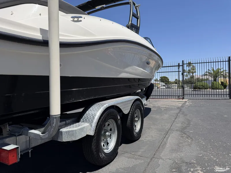 Slide: The Image of Sea Ray SPX210 OUTBOARD 2018 - 14