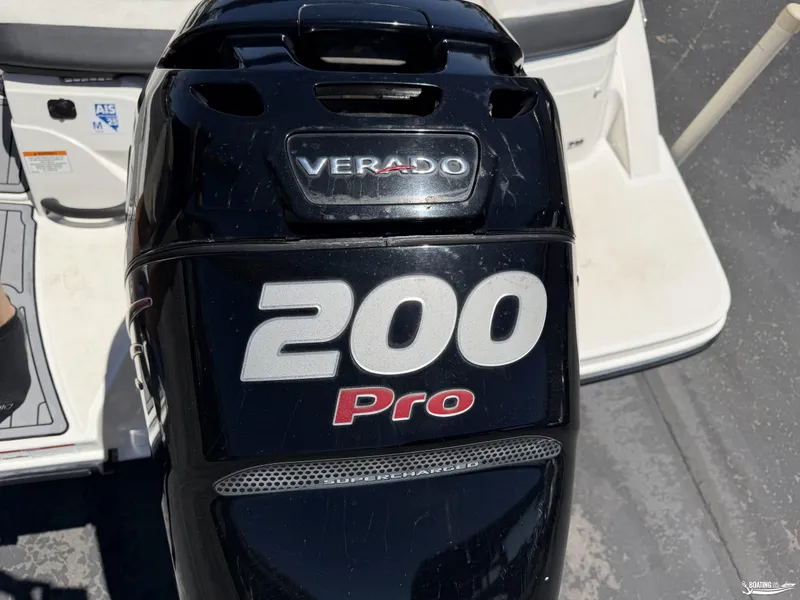 Slide: The Image of Sea Ray SPX210 OUTBOARD 2018 - 12