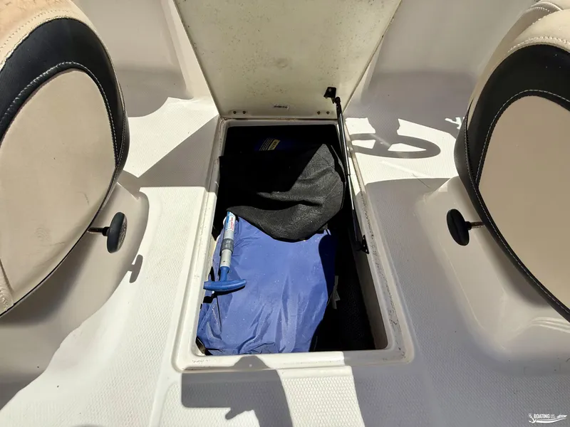 Slide: The Image of Chaparral 21 H20 SKI AND FISH OB 2018 - 14