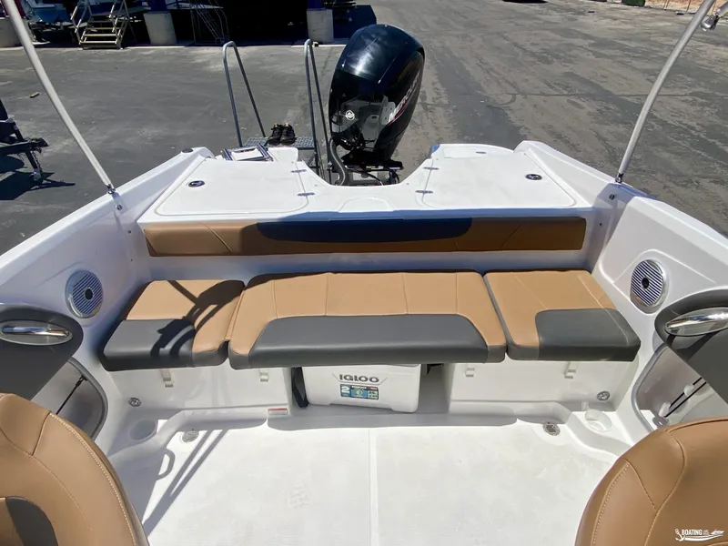 Slide: The Image of Tahoe 200 S 2025 - 7