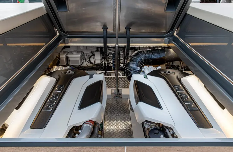 Slide: The Image of CNM Continental 54T 2019 - 22