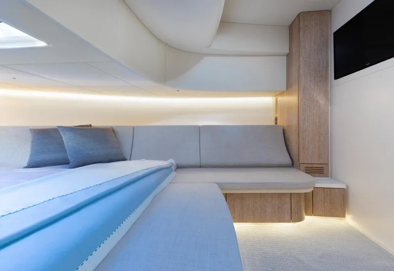 Slide: The Image of CNM Continental 54T 2019 - 27