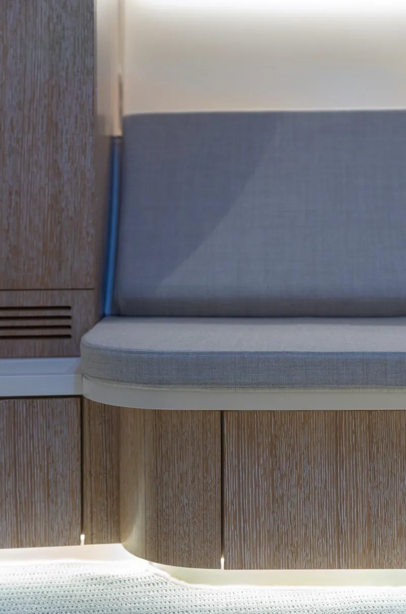 Slide: The Image of CNM Continental 54T 2019 - 32