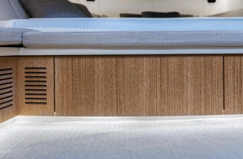 Slide: The Image of CNM Continental 54T 2019 - 34