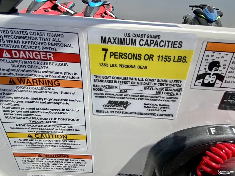 Slide: The Image of Bayliner VR4 2025 - 13