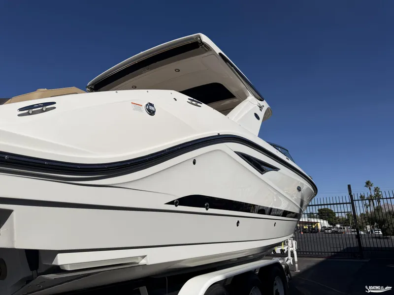Slide: The Image of Sea Ray 310 SLX 2026 - 21