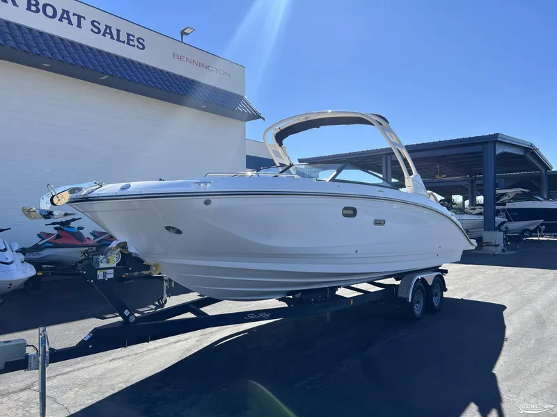 Slide: The Image of Sea Ray SDX 290 2026 - 2